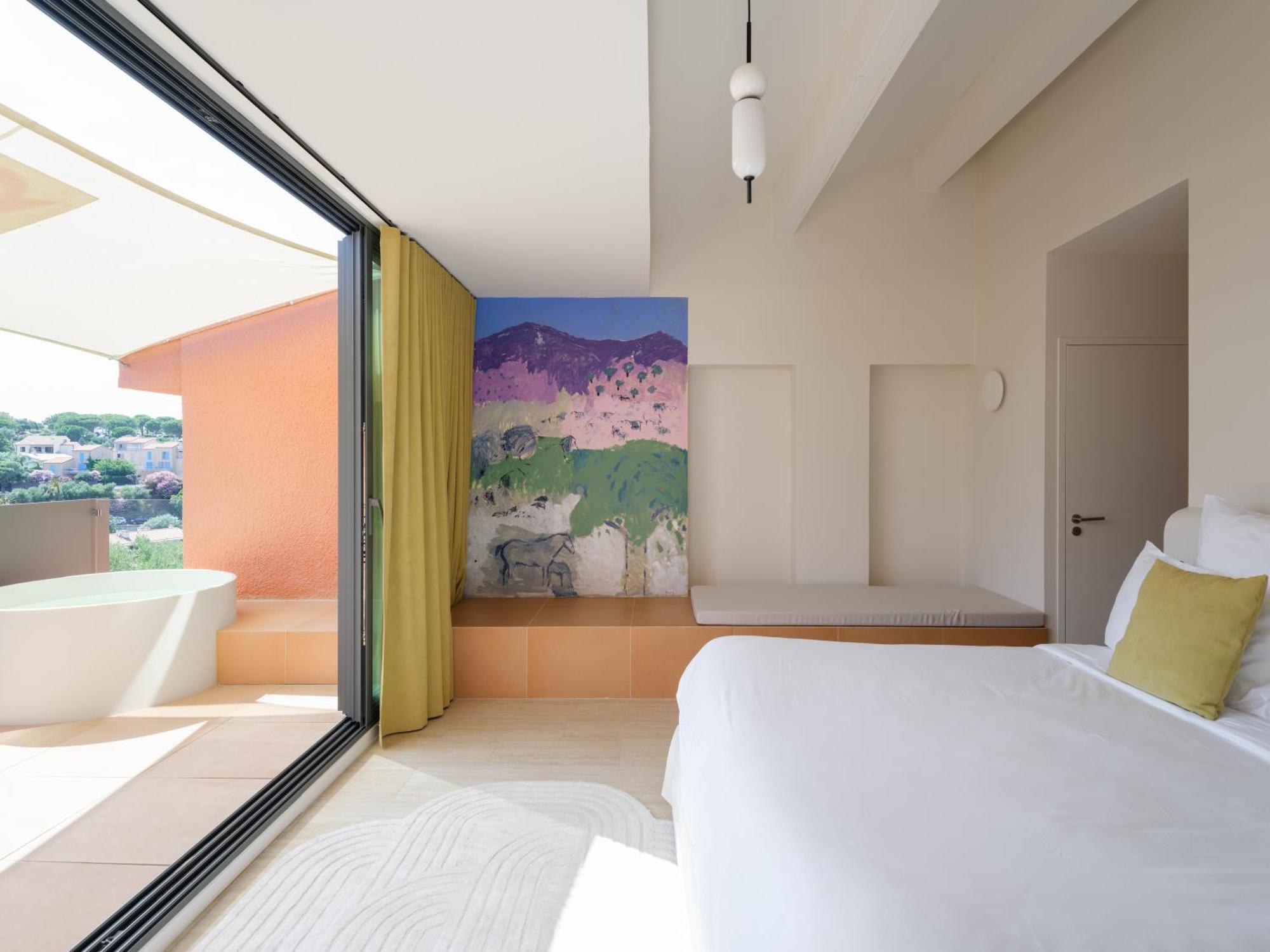 Albères - Chambre Double avec Terrasse et Baignoire Extérieure - Vue sur Montagne
