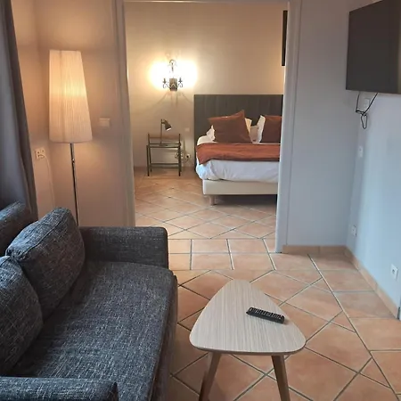 Le Relais Des Trois Mas-3